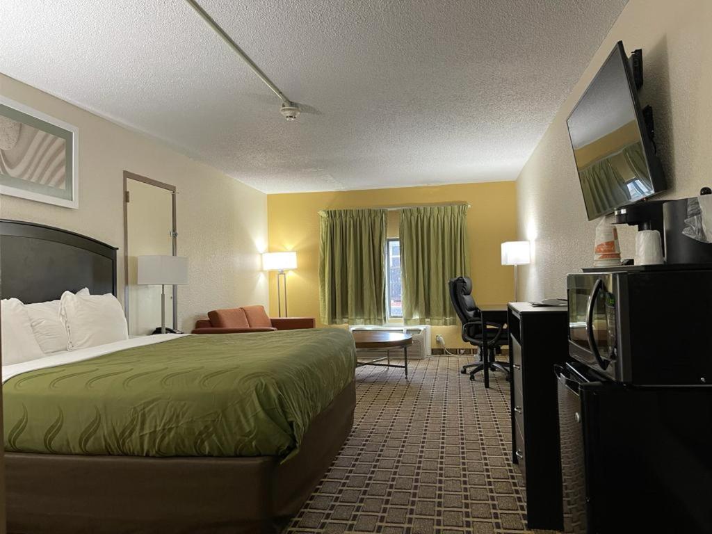 Quality Inn Vincennes Eksteriør bilde