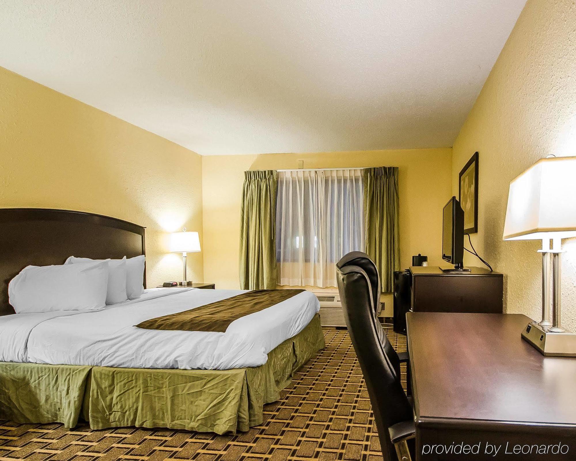 Quality Inn Vincennes Eksteriør bilde