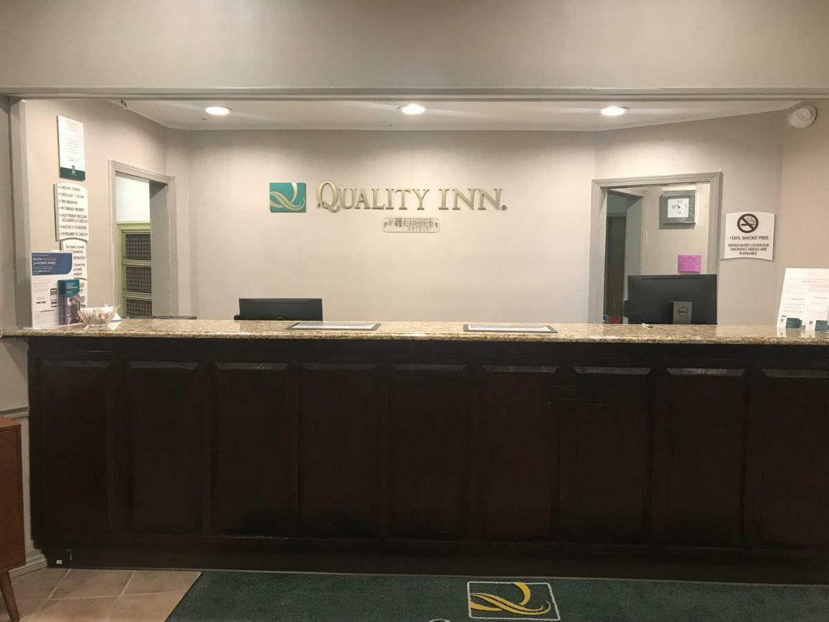 Quality Inn Vincennes Eksteriør bilde